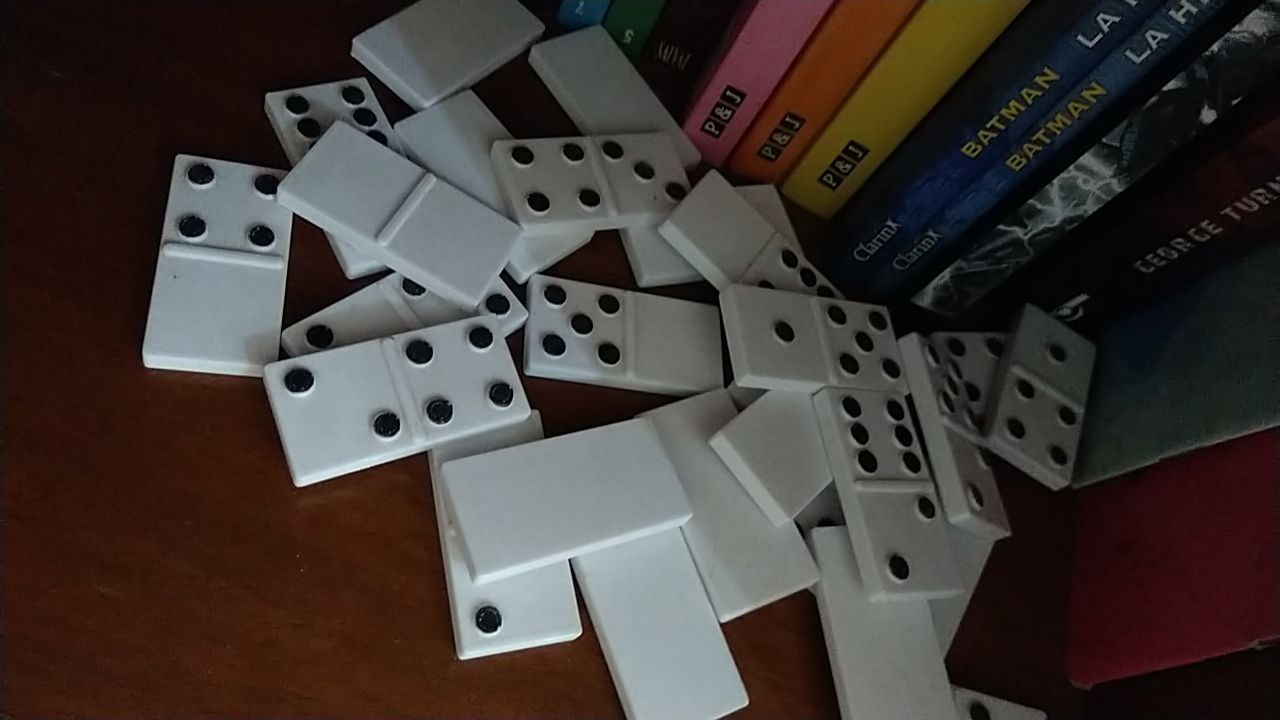 Domino game