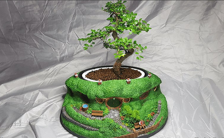 Hobbit Bonsai vase