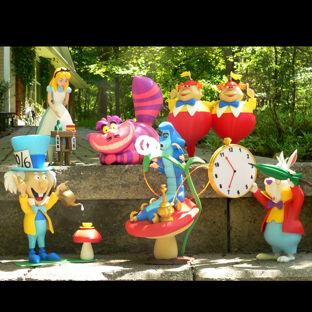 Set of Alice With other characters