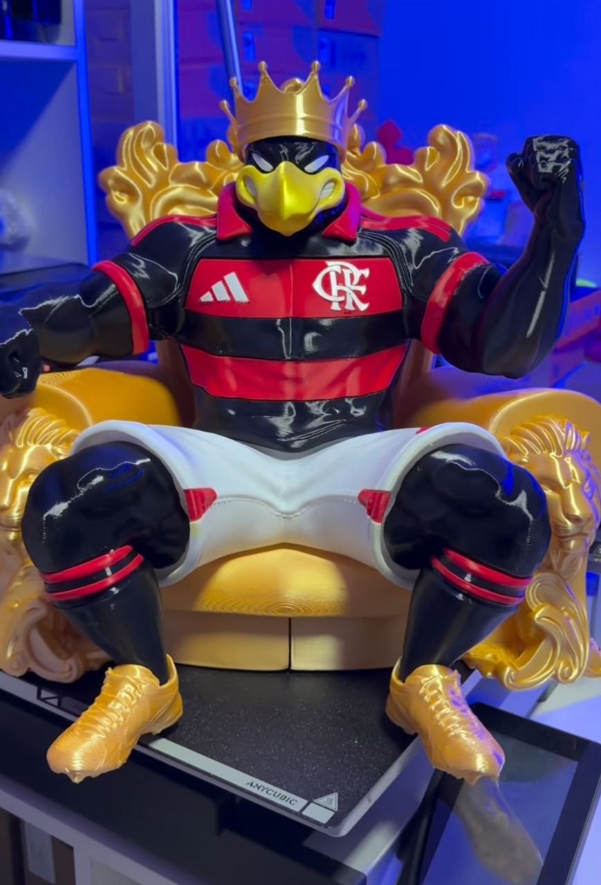 MASCOTE URUBU FLAMENGO TRONO